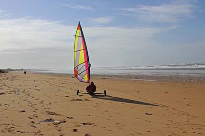 char-a-voile-activité-nautique-challenge-team-building-incentive-entreprise-activité-seminaire-catamaran-st-malo-challenge-team-building-incentive-entreprise-cohésion-ludique-novateur-innovant-groupe-idee-animation-séminaire-idée-activités